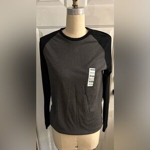 Old Navy men’s long sleeve tee shirt